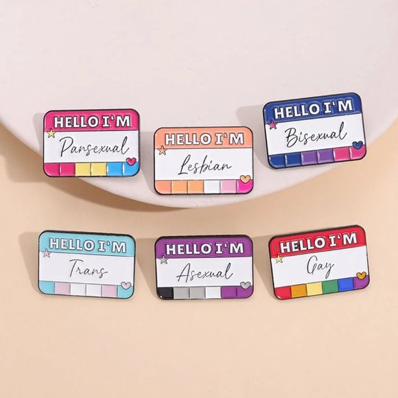 Hello I'm Lesbian Pin Cute Name Tag Brooch Pride LGBTQIA+ NEW - Picture 10 of 10